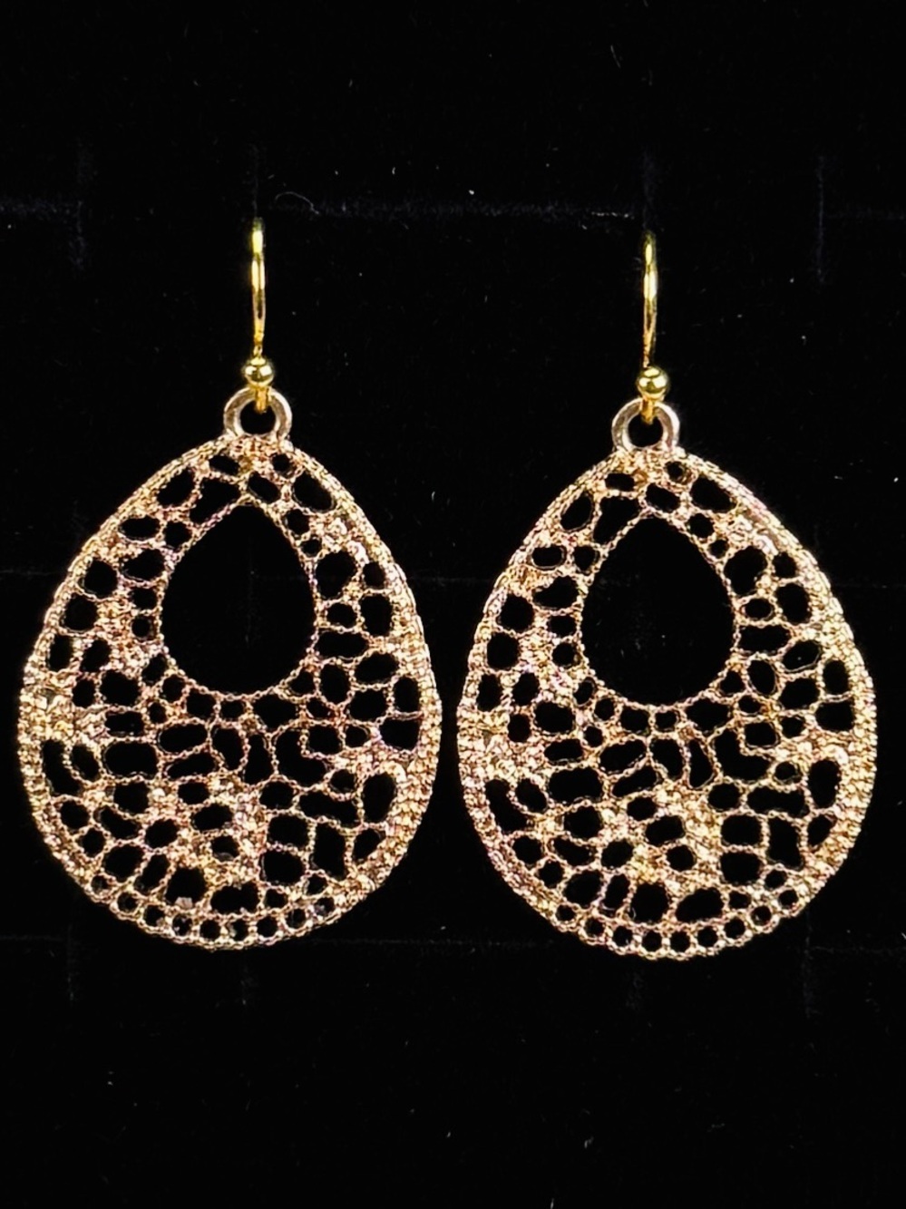 Feminine goldtone, filigree pierced earrings
